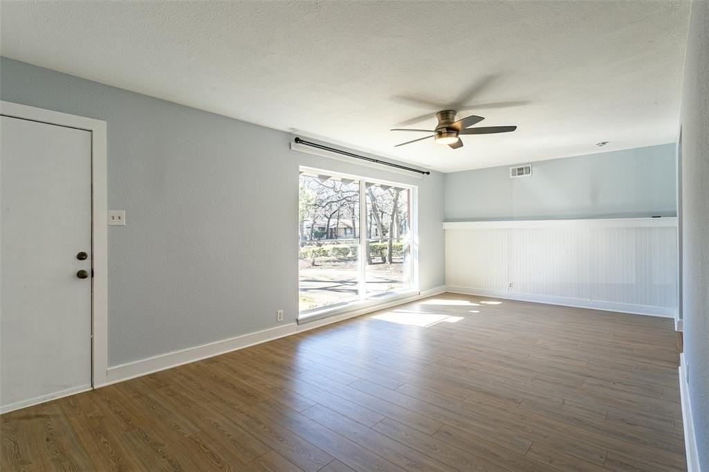 604 Oakwood Ave - Photo 5 of 24