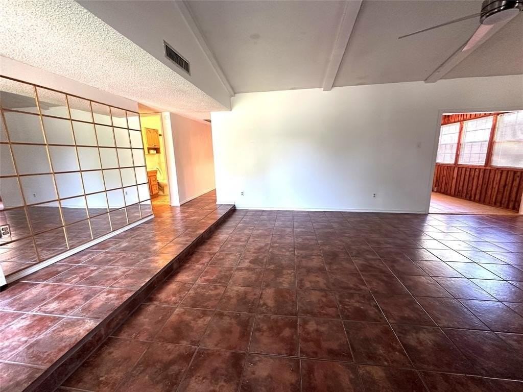 3817 Commonwealth Dr - Photo 4 of 15
