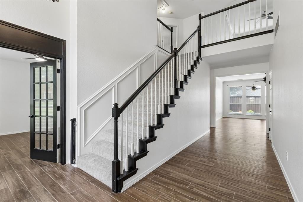 3420 Druid Way - Photo 4 of 31