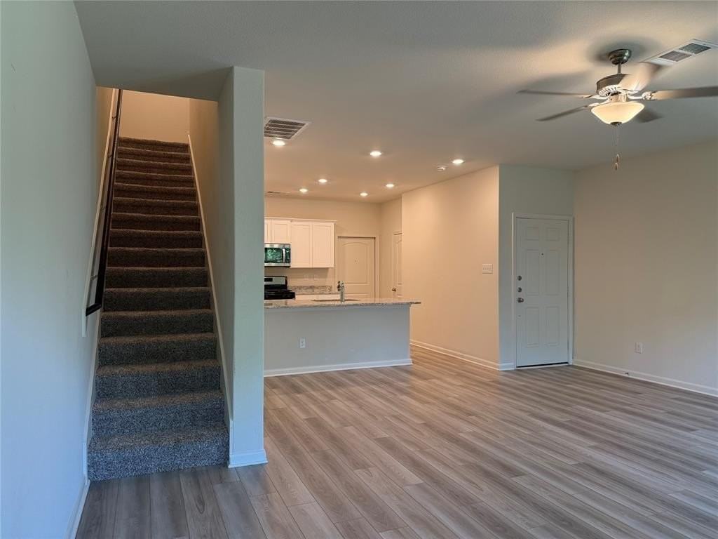 229 Marsh Ln - Photo 5 of 14