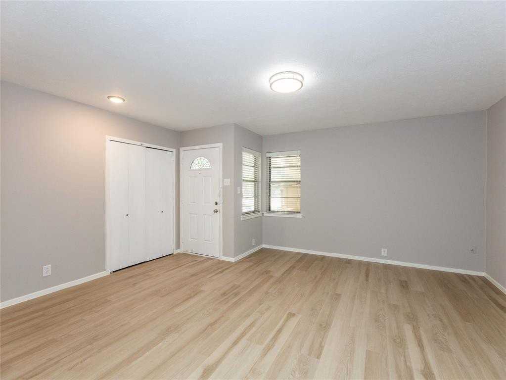 1505 Mcdonald Dr - Photo 4 of 33
