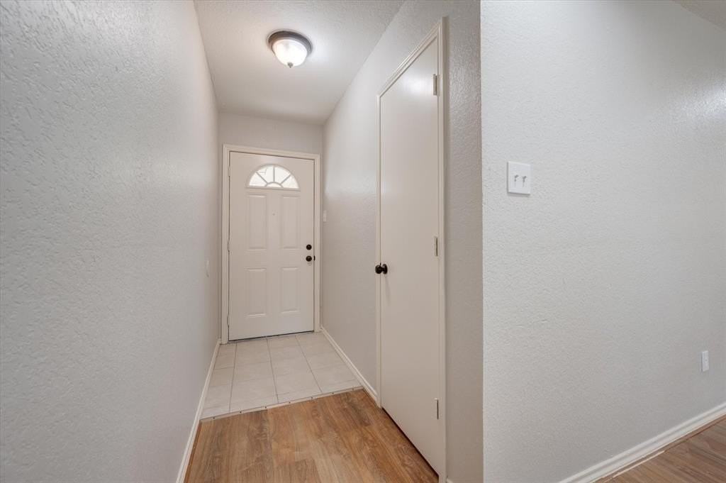 2319 Indigo Ln - Photo 4 of 32
