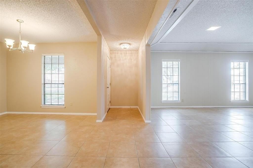 4860 Ledgestone Ct - Photo 7 of 34