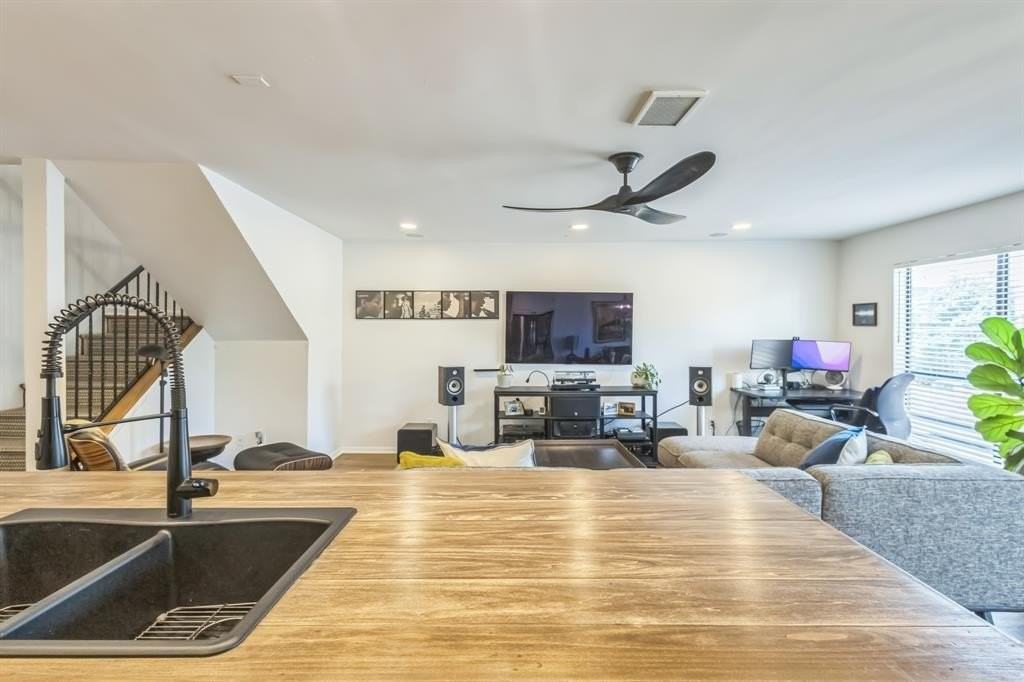 4103 Avondale Ave #5 - Photo 7 of 37