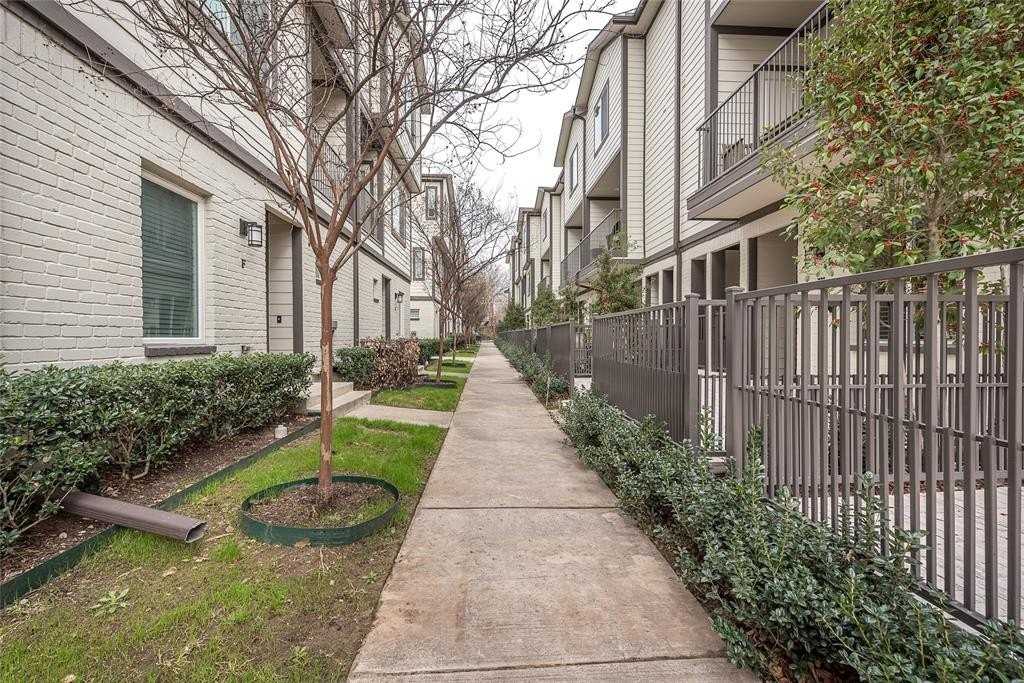 5924 Hudson St #G - Photo 3 of 22