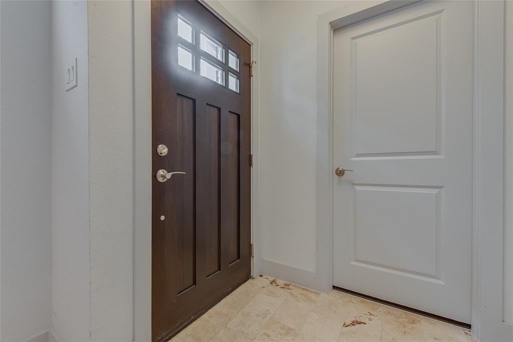 5924 Hudson St #G - Photo 4 of 22