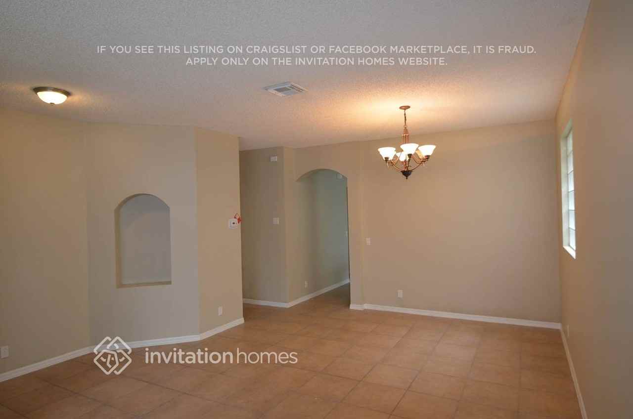 1026 Fosters Mill Rd - Photo 4 of 10
