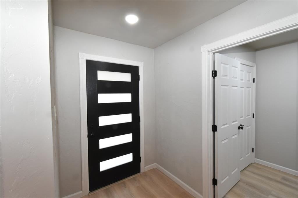 311 Stell Ave - Photo 4 of 29