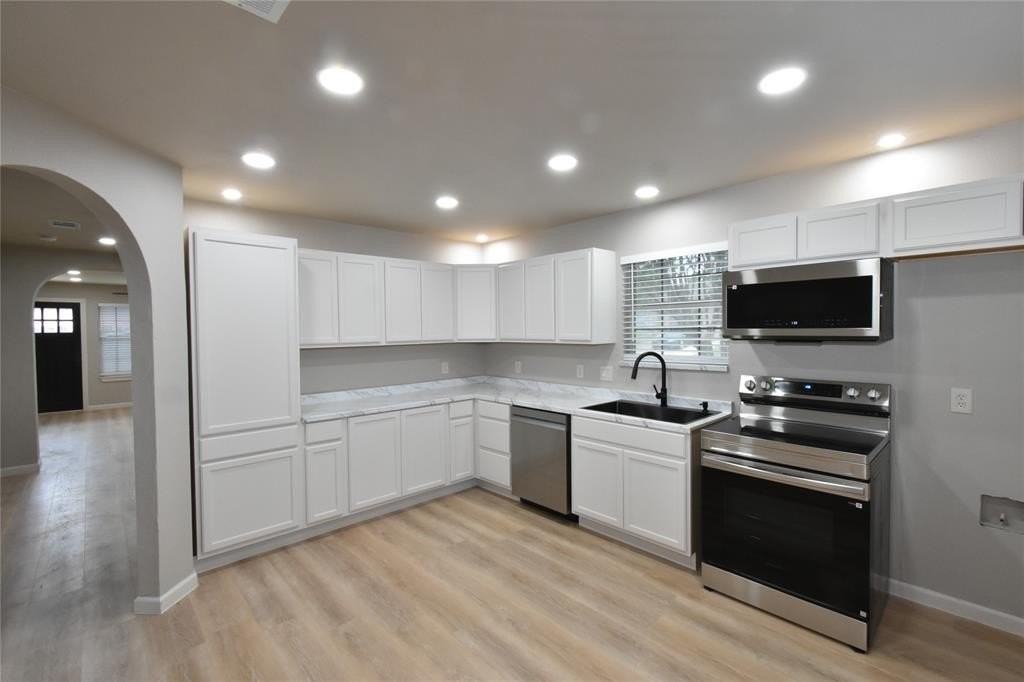 311 Stell Ave - Photo 7 of 29