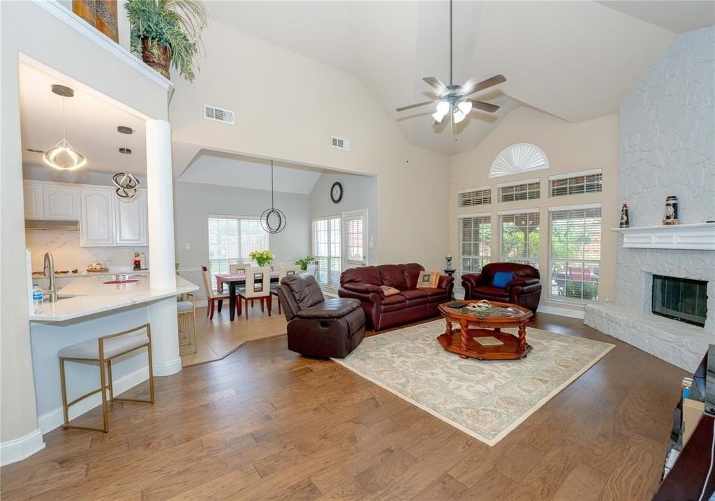 12339 Shumard Ln - Photo 2 of 35