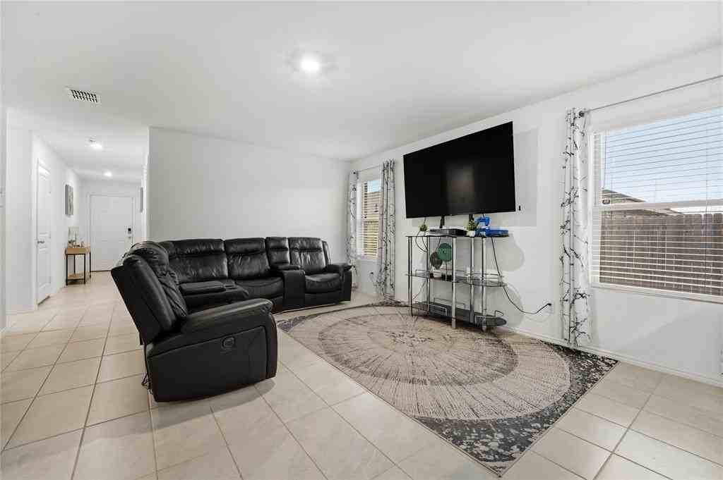 1408 Yachtclub Dr - Photo 5 of 38