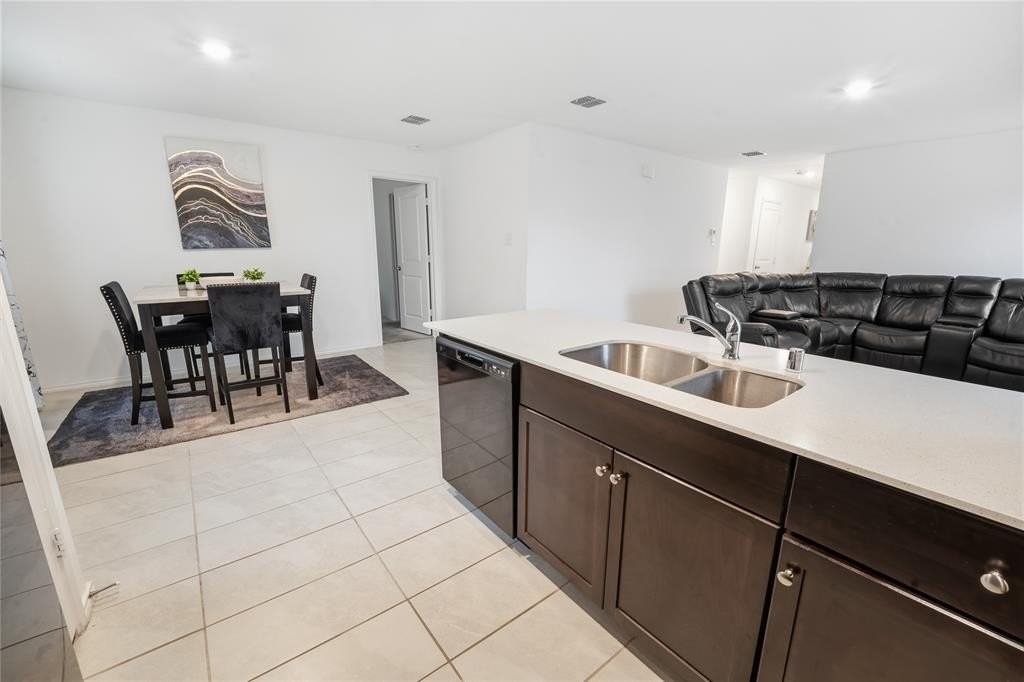 1408 Yachtclub Dr - Photo 6 of 38