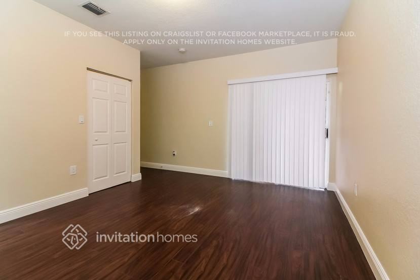 8723 Nw 142nd Ln - Photo 7 of 31
