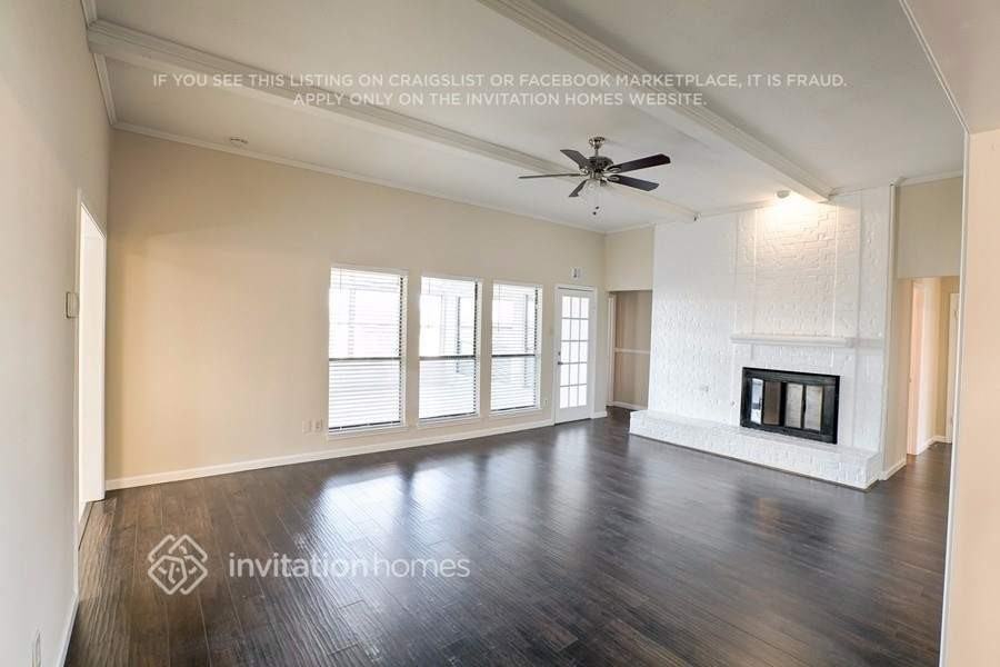1717 Brighton Dr - Photo 5 of 17