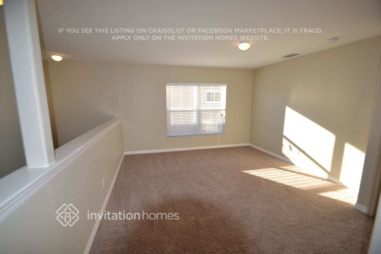 309 Beacon Harbour Loop - Photo 4 of 9