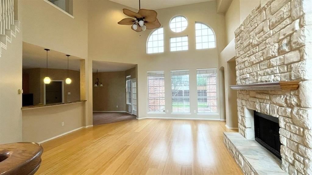 2712 Oakland Hills Dr - Photo 4 of 17