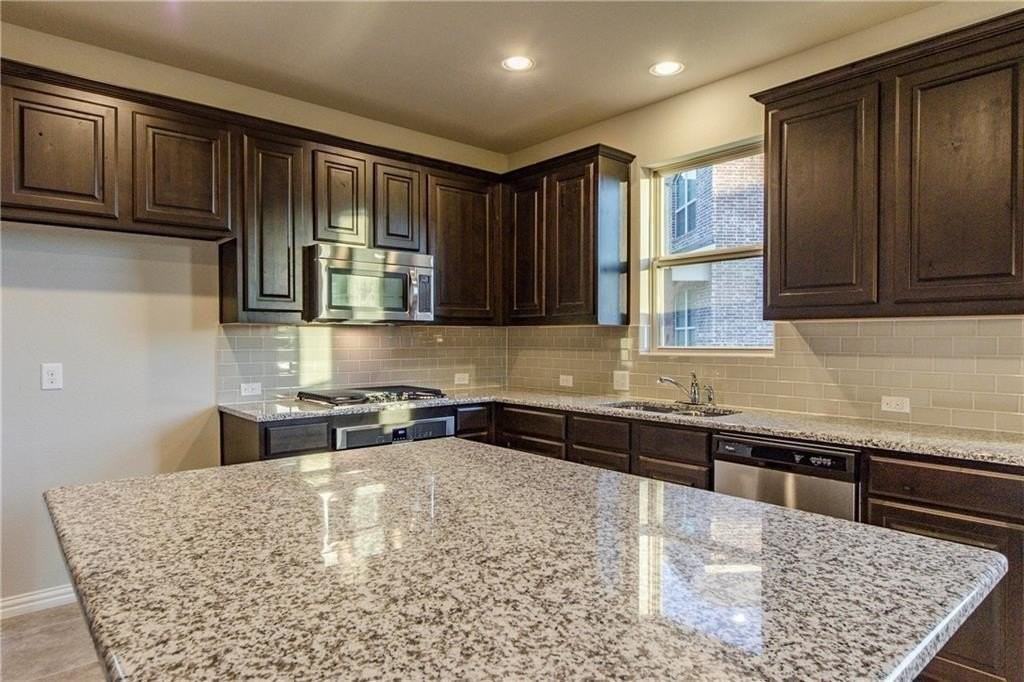 3928 Southern Ridge Dr - Photo 6 of 24