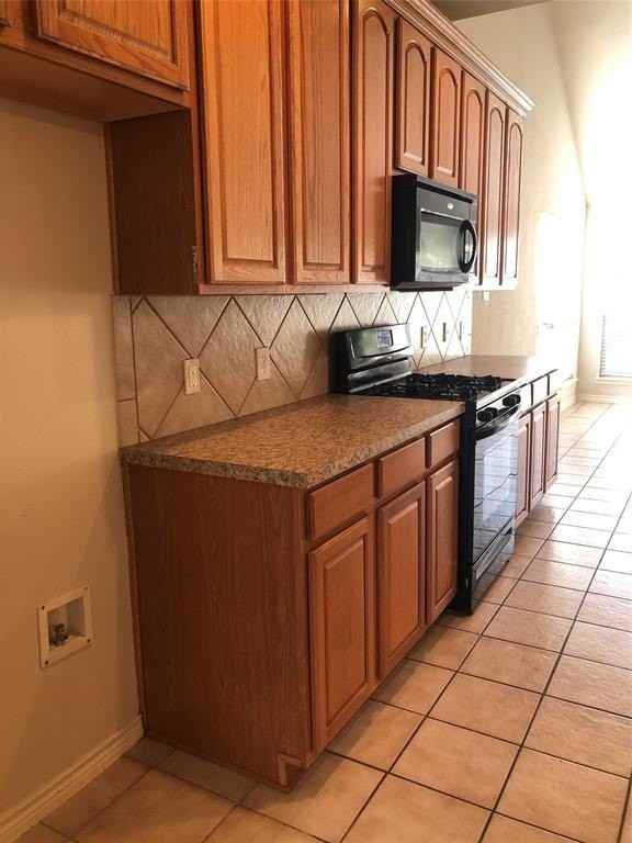 8304 Hitching Trl - Photo 3 of 25