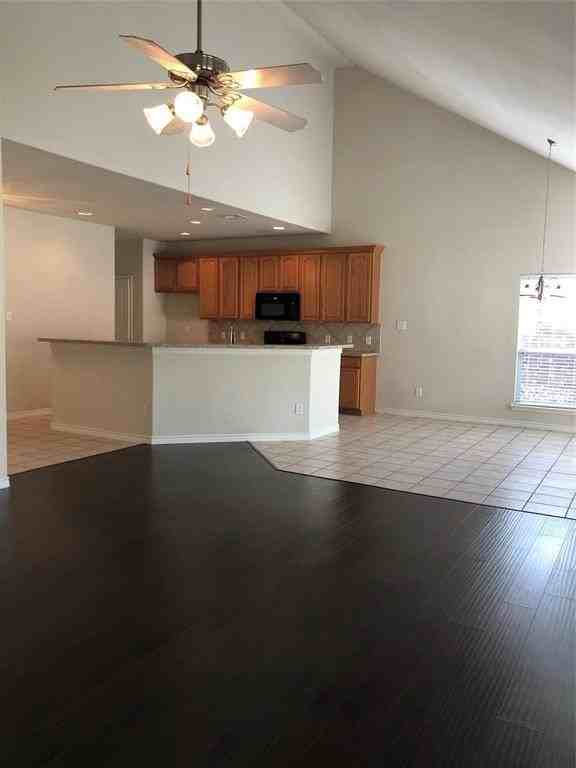 8304 Hitching Trl - Photo 6 of 25