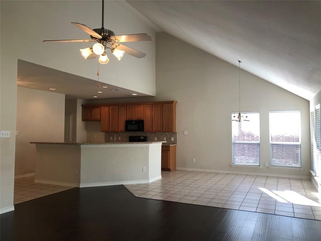 8304 Hitching Trl - Photo 7 of 25