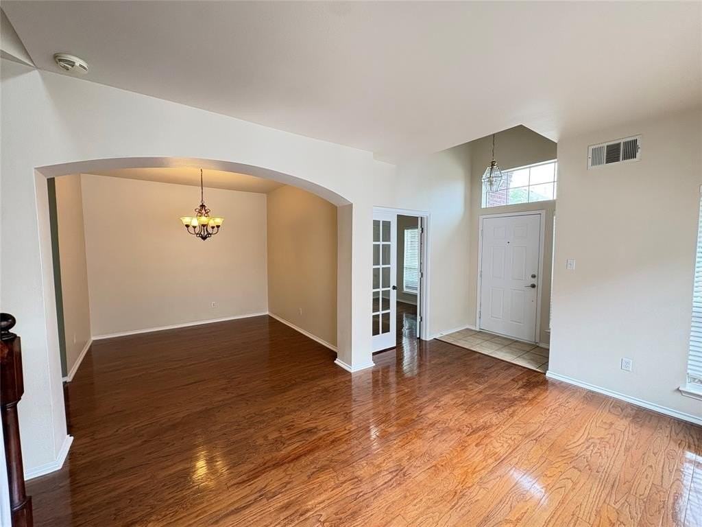 106 Constitution Dr - Photo 4 of 24