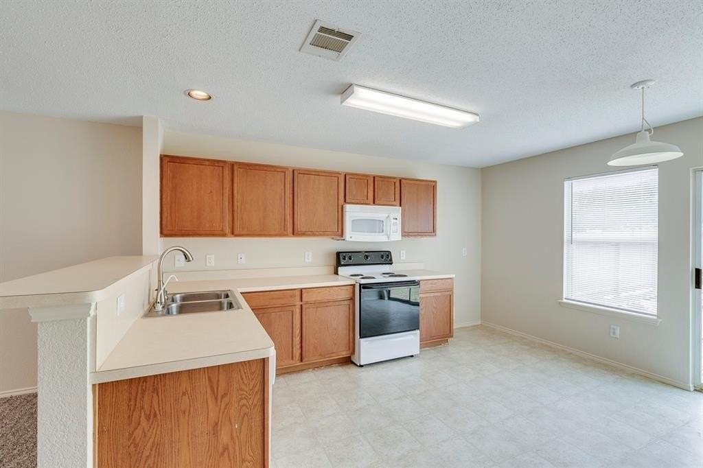 2920 Pima Ln - Photo 4 of 14
