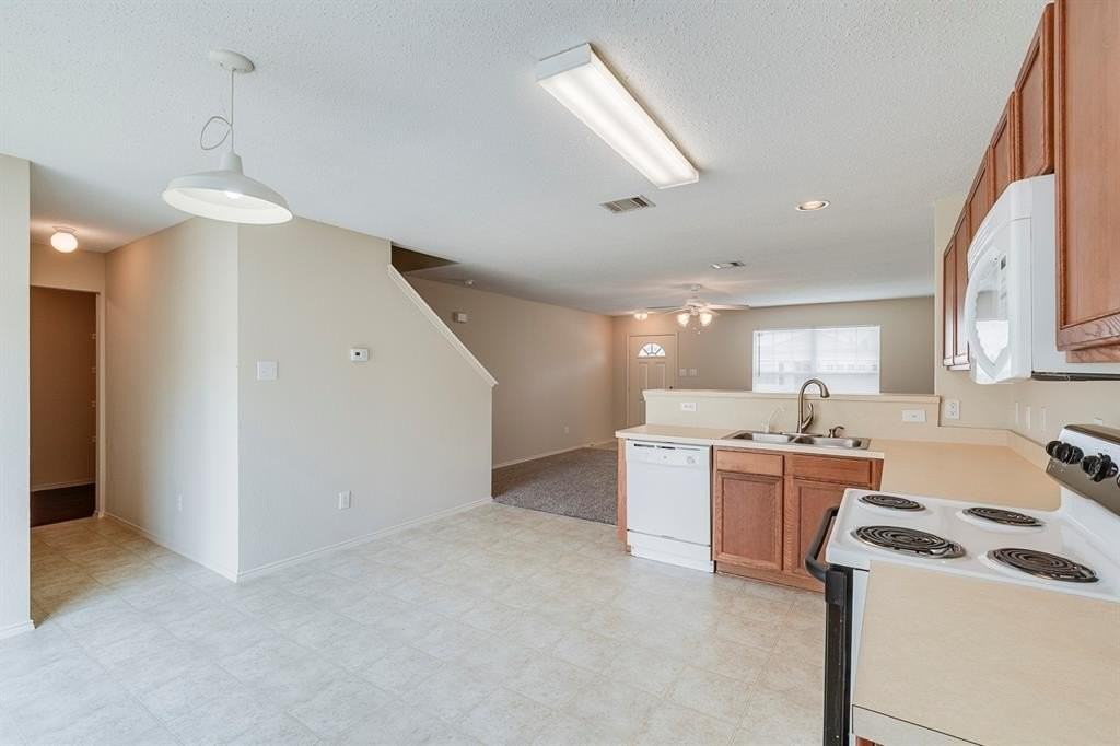 2920 Pima Ln - Photo 6 of 14