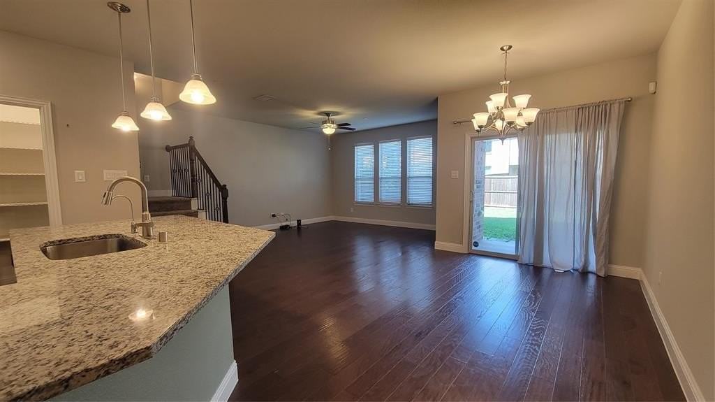 709 Lowveld Dr - Photo 3 of 25