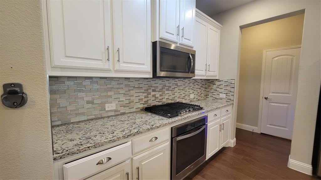 709 Lowveld Dr - Photo 4 of 25
