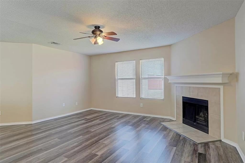 9929 George Washington Dr - Photo 5 of 30
