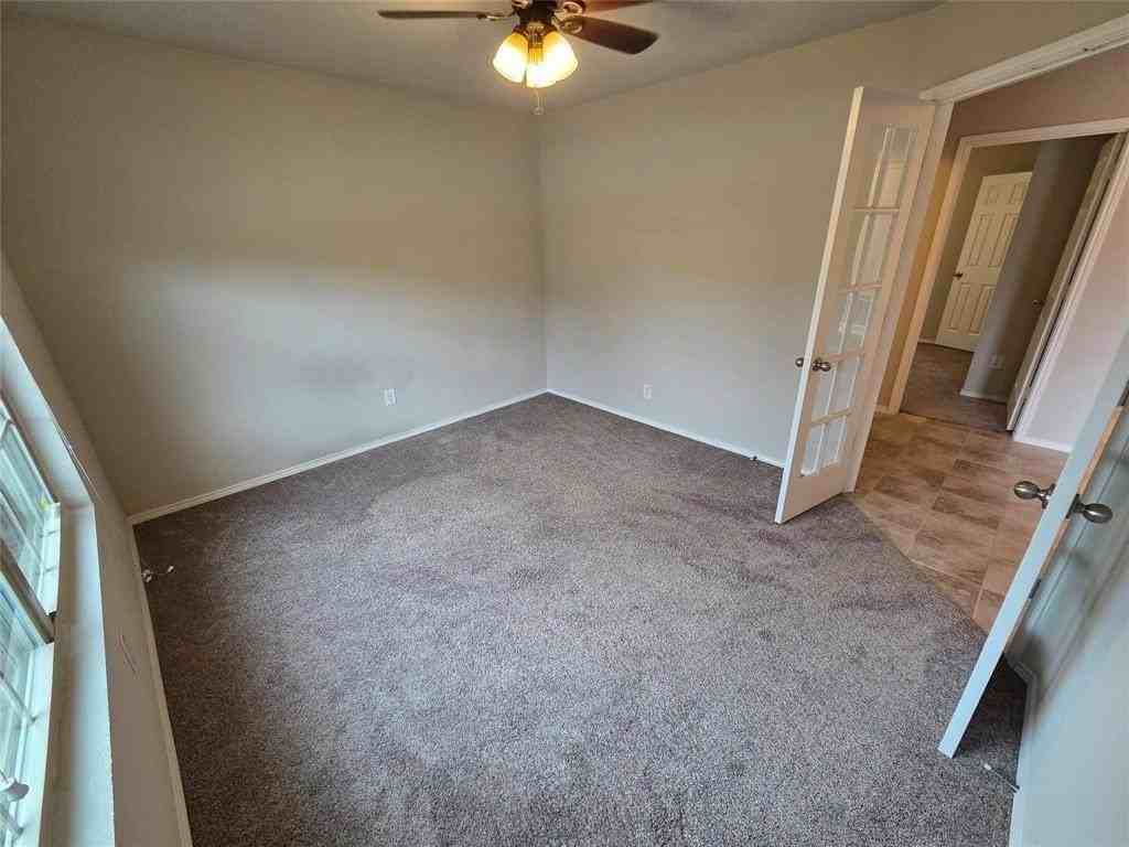 7504 Boat Wind Rd - Photo 4 of 17