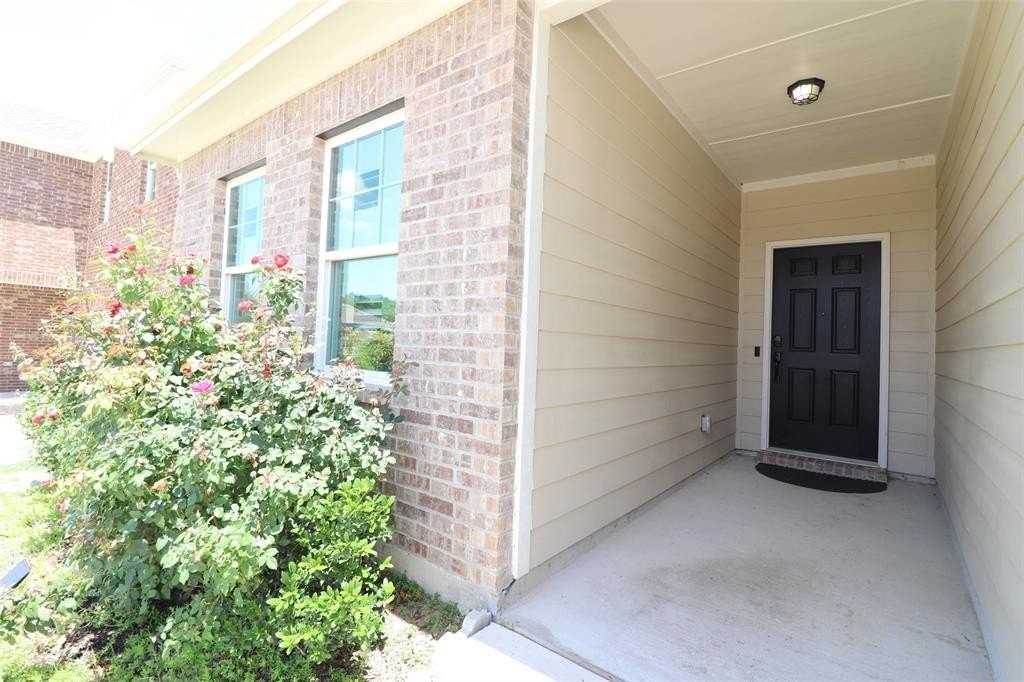 736 Richmond Dr - Photo 3 of 31