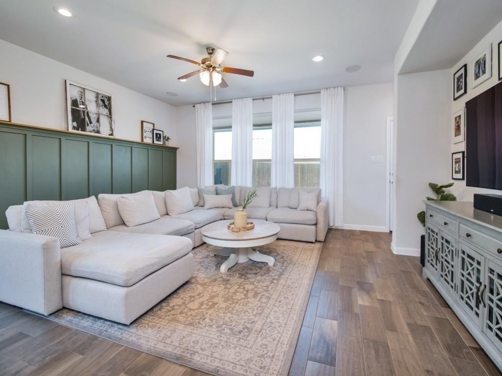 1519 Sheridyn Ln - Photo 6 of 25