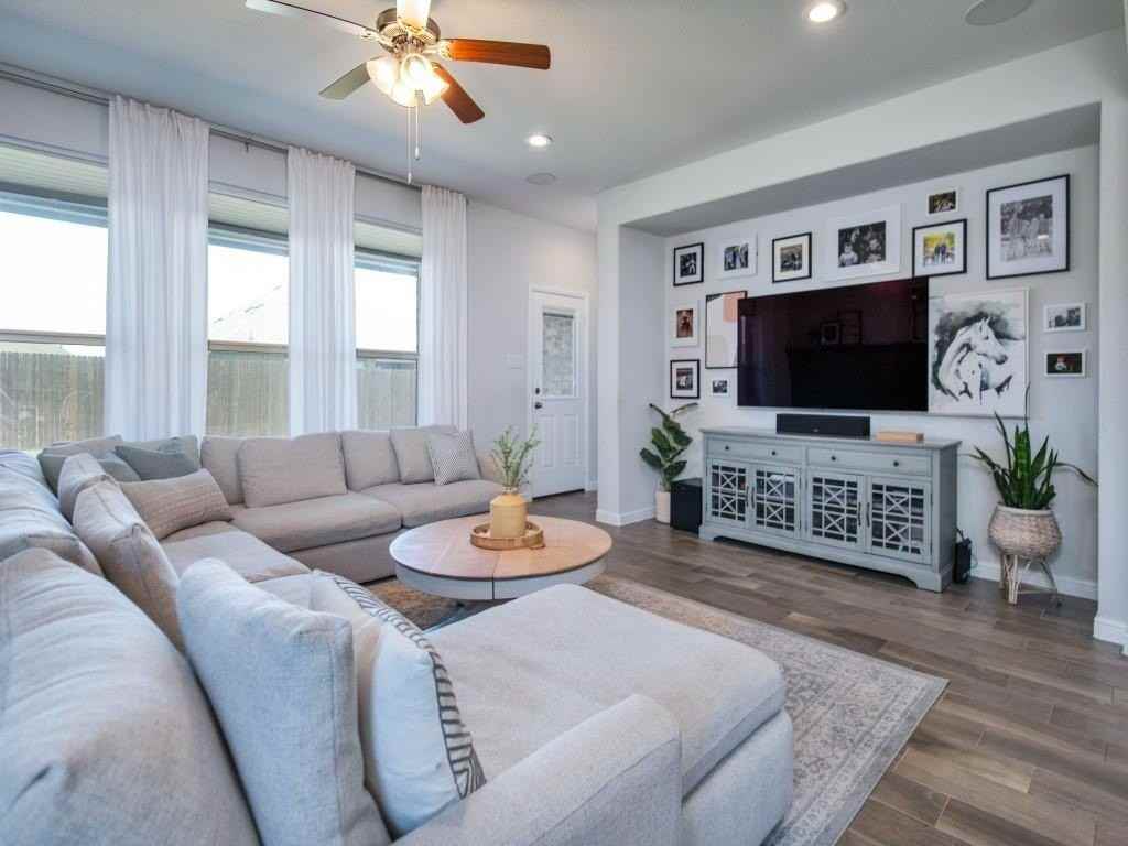 1519 Sheridyn Ln - Photo 7 of 25