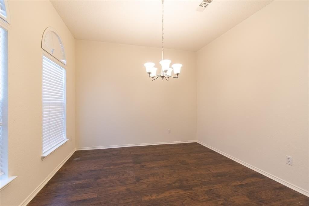 5905 Vineyard Ln - Photo 4 of 30