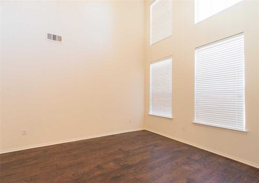 5905 Vineyard Ln - Photo 5 of 30