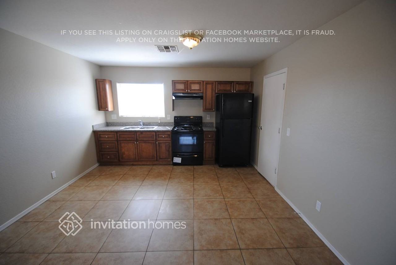 1429 S 14th Ave - Photo 3 of 7