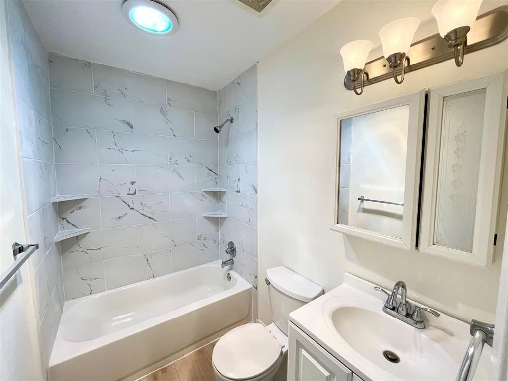 802 Kingswood Ave - Photo 2 of 9