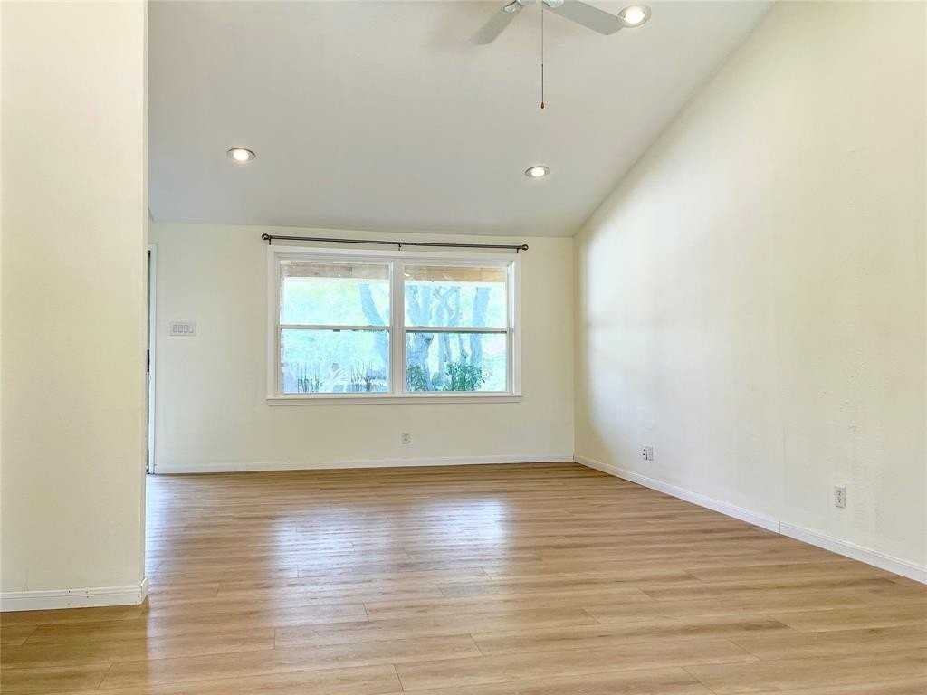 802 Kingswood Ave - Photo 3 of 9