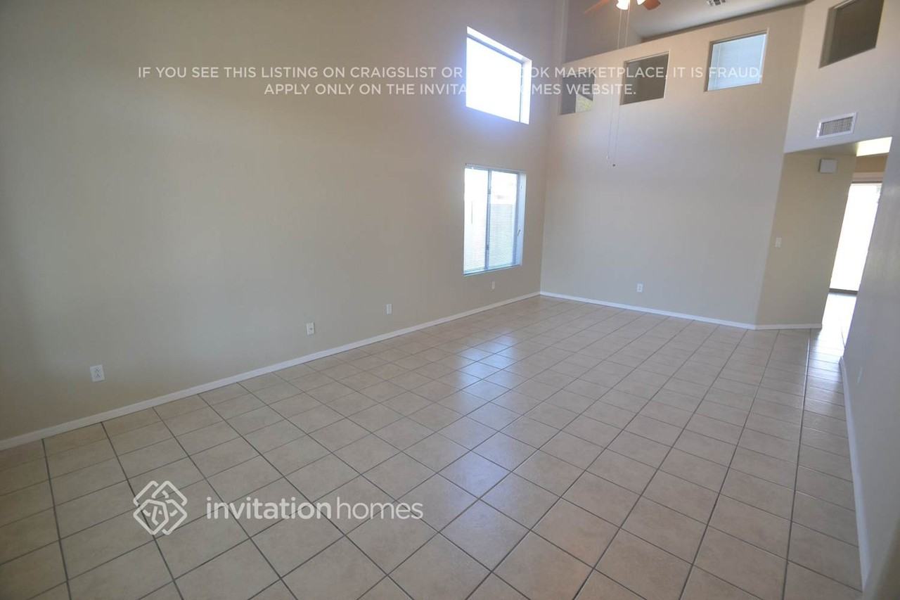 6334 W Magnolia St - Photo 3 of 8