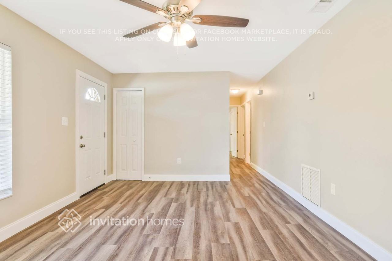 316 E Rose Ln - Photo 3 of 19