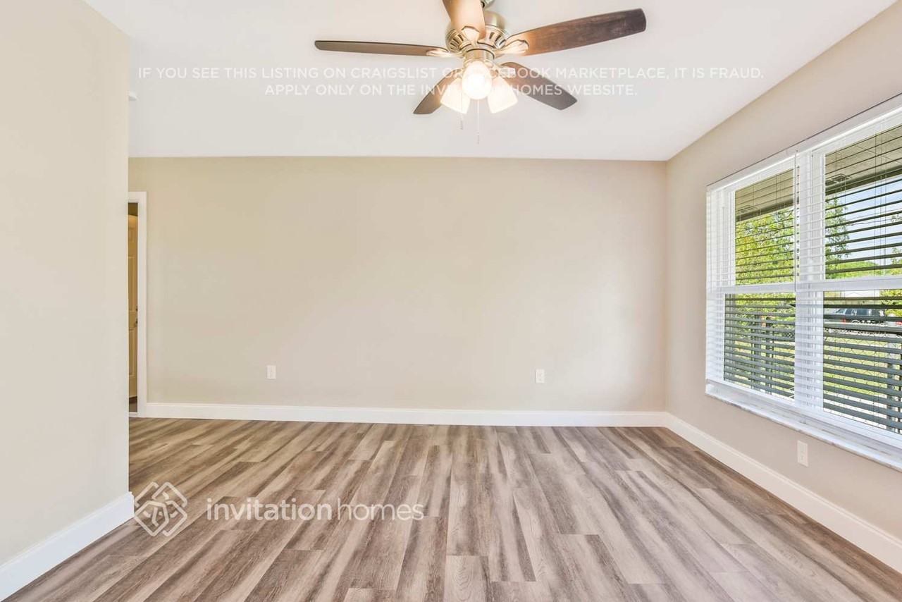 316 E Rose Ln - Photo 4 of 19