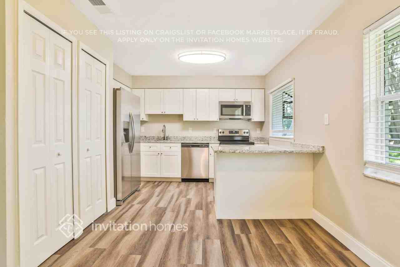 316 E Rose Ln - Photo 7 of 19