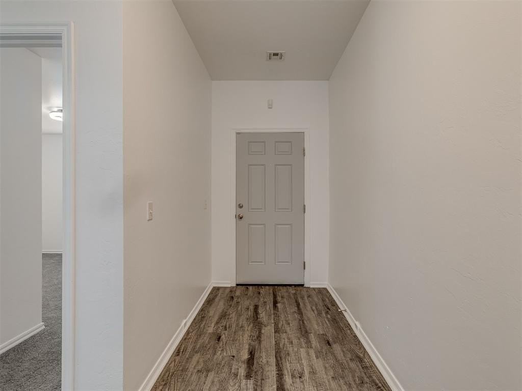1720 Castle St - Photo 5 of 45