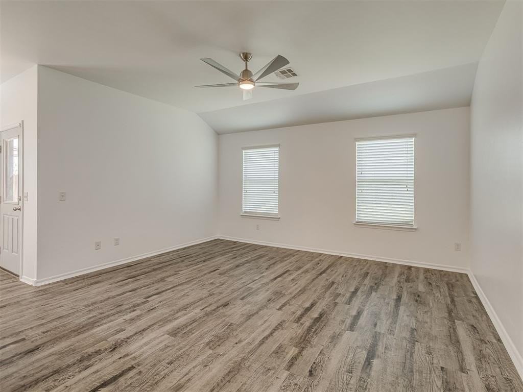 1720 Castle St - Photo 6 of 45