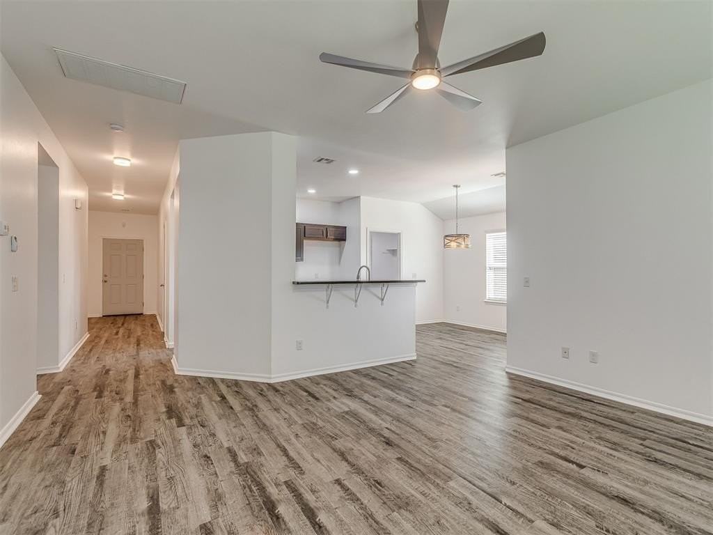 1720 Castle St - Photo 7 of 45