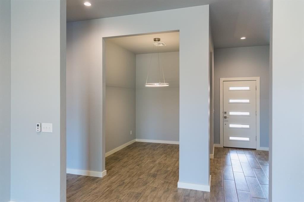 512 Remington Ave - Photo 7 of 29