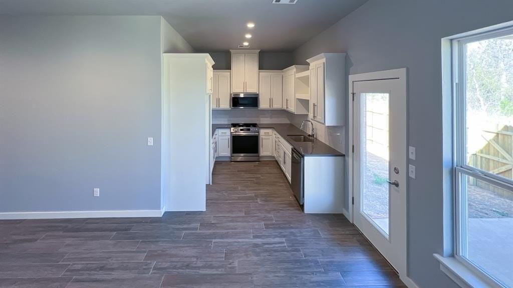 424 Remington Ave - Photo 7 of 28