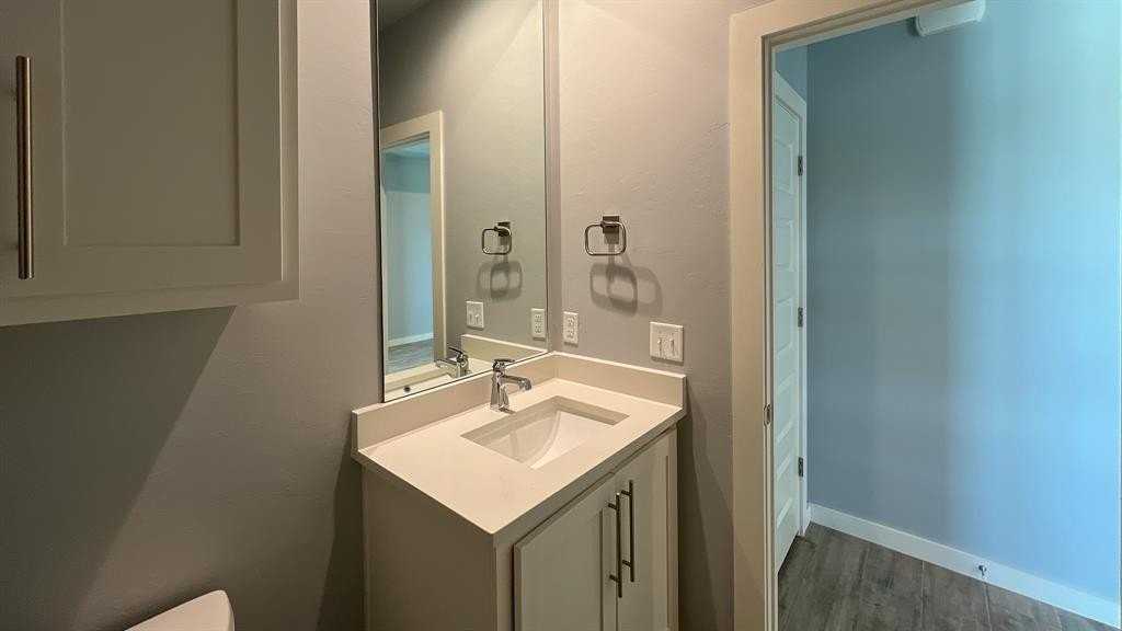 17611 Natalie Ct - Photo 4 of 30