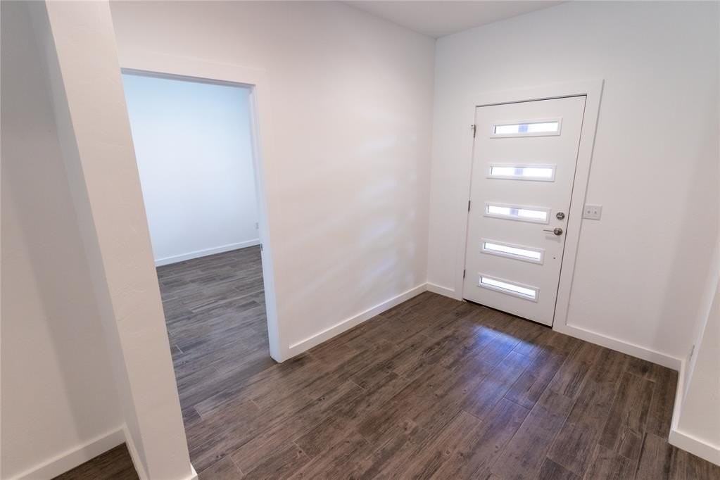 1679 Kalidy Dr - Photo 3 of 22